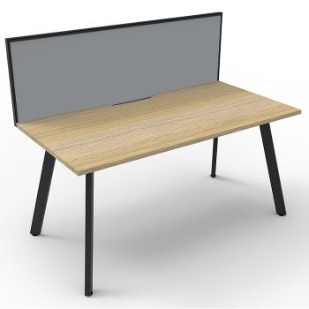 Splay Single Desk – 1 Person, Natural Oak Top, Satin Black Frame, with Grey Screen Divider